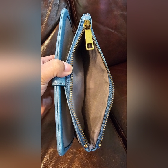 Fossil Lainie Blue Leather Clutch Wallet EUC - Picture 10 of 13
